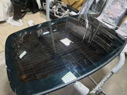 Стекло заднее Mercedes Benz E class A2136706100