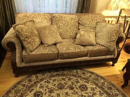 Диван массив красного дерева. США