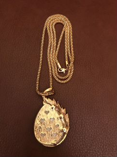 Кулон на цепочке
