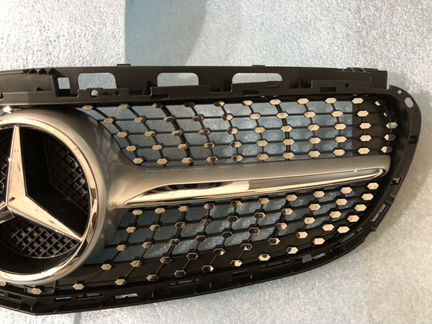 Решетка радиатора Диаманд Мерседес Е 212 рестайлин