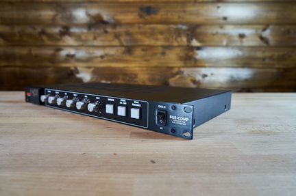 Warm Audio BUS-comp - В наличии
