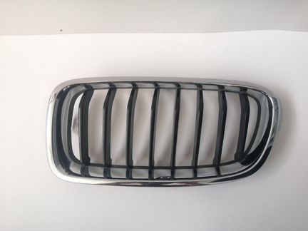 BMW 3 F30 2011-2019 решетка радиатора левая