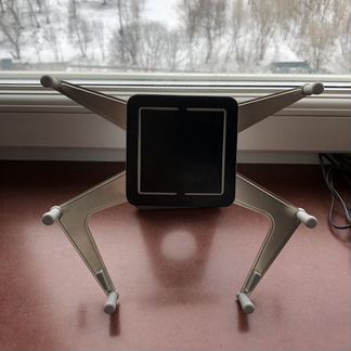 Подставка под iPad с чехлом