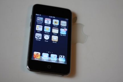 Супертонкий MP3 плеер Apple iPod Touch 2G 8Gb, б/у