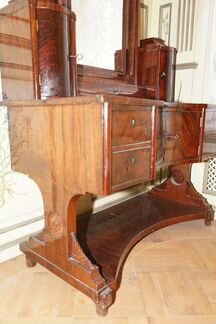 Туалетный столик с зеркалом 19-го века