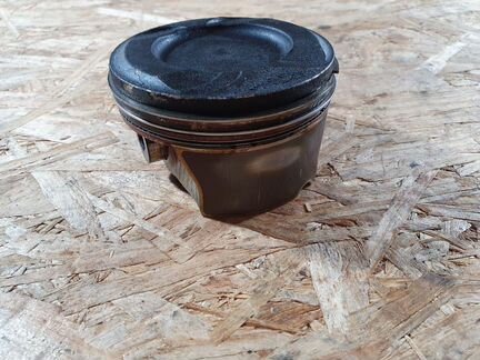 Поршень Mercedes-Benz GL-Класс X166 2013г