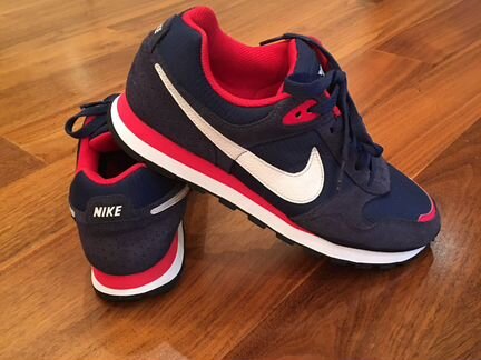 Кроссовки Nike, новые, длина стельки 26 см