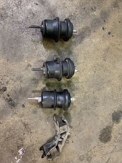 Подушки двигателя Subaru Legacy 2019