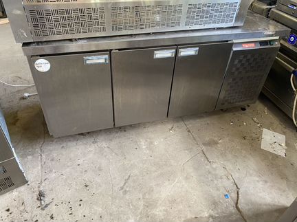 Холодильный стол 3-х дверный