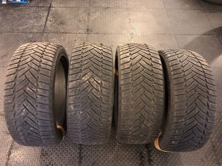 Зимние шины Dunlop 245 45 r18