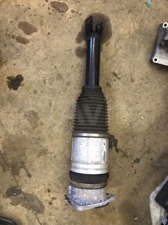 Audi A8 d3 4e пневмо стойка