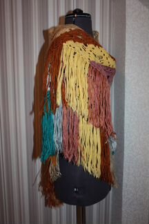 Вязаная шаль ручной работы