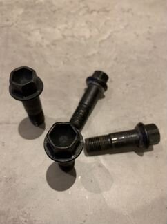 Колесные болты на mercedes amg