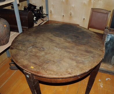 Столы деревянные