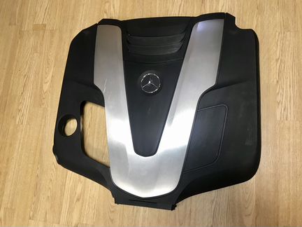 Декоративная крышка двигателя Mercedes A6420102811