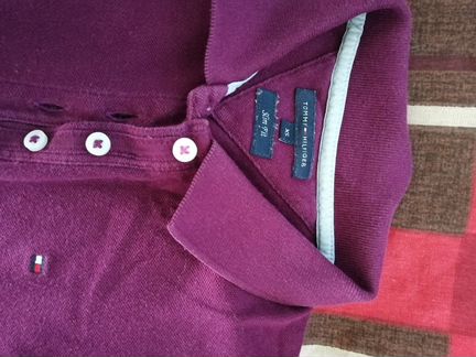 Бордовая футбрлка от Tommy Hilfiger