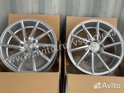 Комплект новых дисков R18 Vossen CVt 5-112