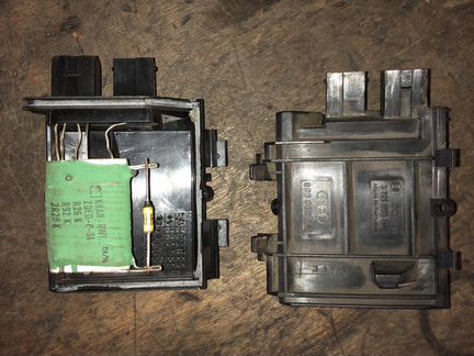 Блок управления мотором печки Ауди 80 893959263