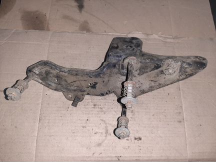 Кронштейн компрессора Mercedes 221