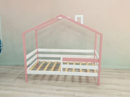 Детская кровать домик