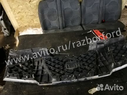 Решетка радиатора Nissan Navara D40 Pathfinder R51