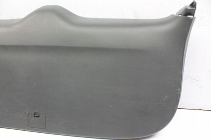 Обшивка крышки багажника Mitsubishi Outlander