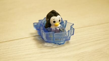 Пингвин из большого киндера