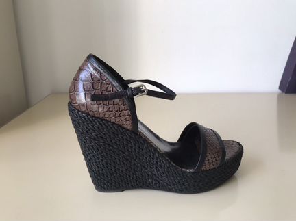 Новые босоножки Laurel р. 39