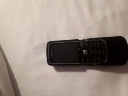 Телефон Nokia 8600 Luna