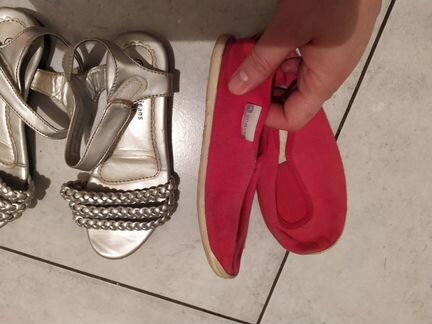 Сандалии, спортивные тапочки