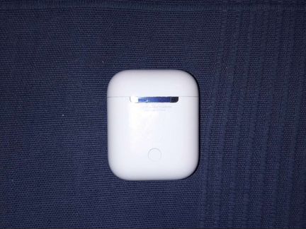 AirPods- компонент зарядник без наушников)