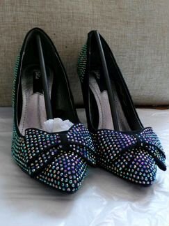 Туфли со стразами