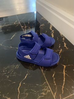 Сандалии adidas на мальчика 22 и 26 размер