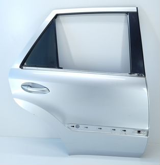 Дверь задняя правая для мерседес W164 / ML164