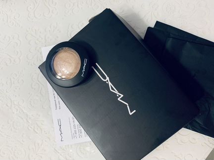 Хайлайтер soft & gentle (перламутровая пудра) MAC