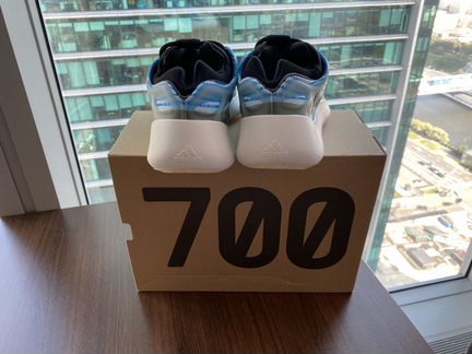 Adidas yeezy 700 v 3