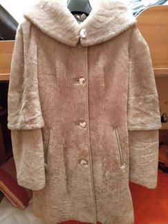 Мутоновая шуба с капюшоном