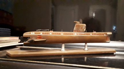 Модель подводной лодки винтаж