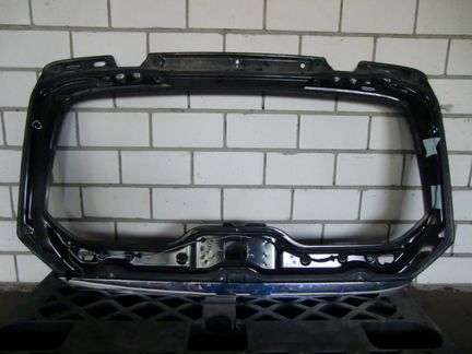 Рамка стекла багажной двери Mercedes V-klass W447