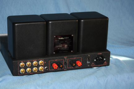 Audiokom ламповый D2008 с фонокоректором усилитель