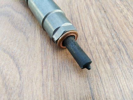 Форсунка топливная Mercedes OM642. Есть комплект